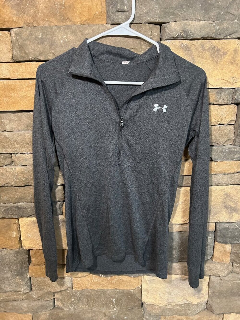 Under Armour 1/2 Zip Gray Pullover